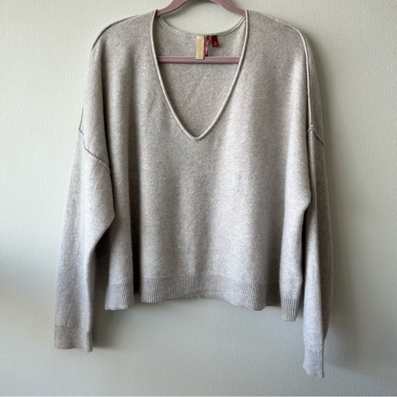Anthropologie Sweaters - Anthropologie Pilcro Valani Cashmere Sweater in Pearl light gray
